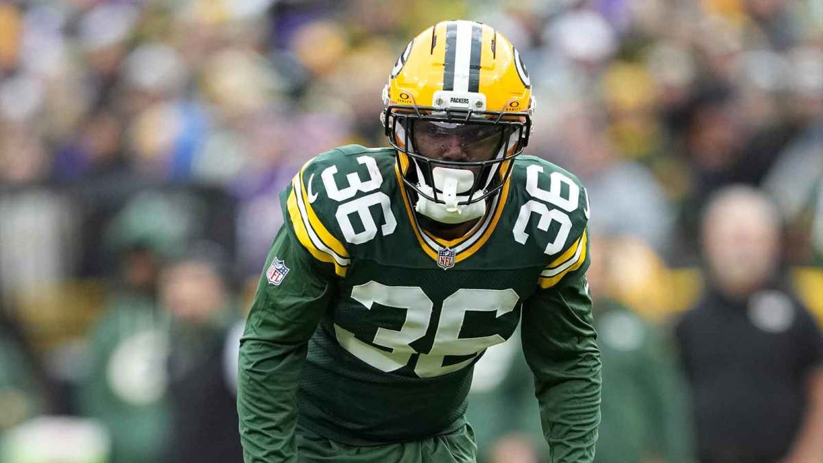 Week 17 takes a turn as Packers CB Kamal Hadden suffers a leg injury and is carted off while teammates pray during the Ravens matchup.