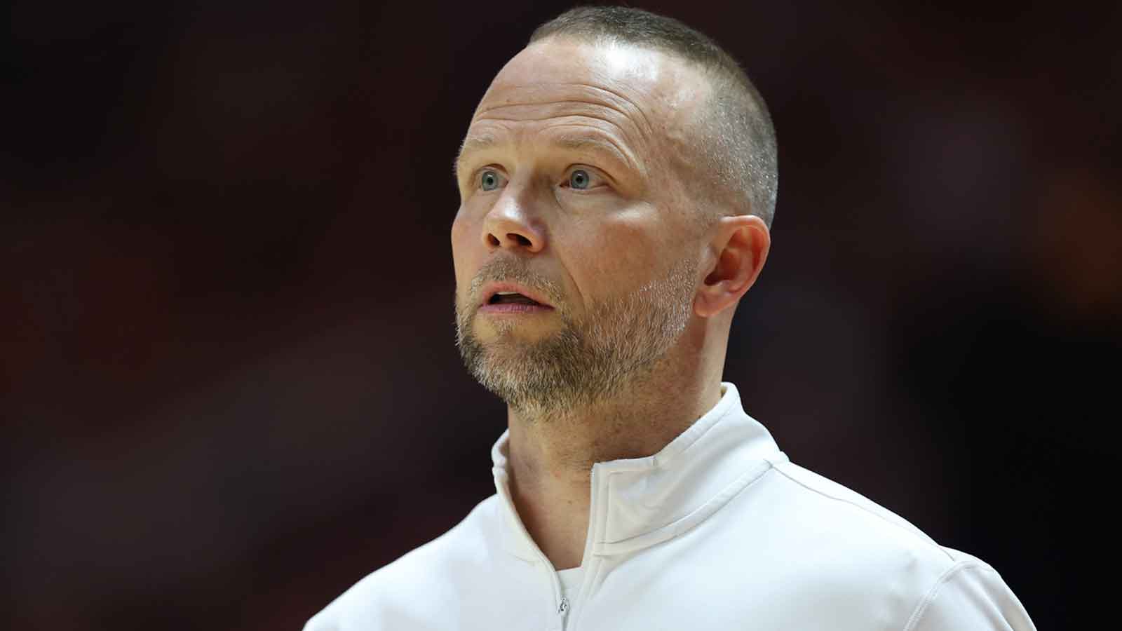 Louisville basketball HC Pat Kelsey finds ‘silver lining’ in 2nd half of blowout loss to Tennessee
