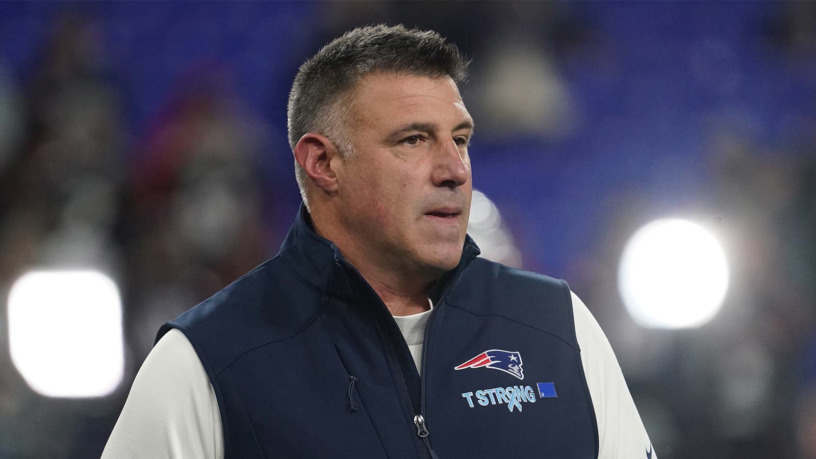 Patriots’ Mike Vrabel doubles up Ben Johnson in Coach of the Year survey