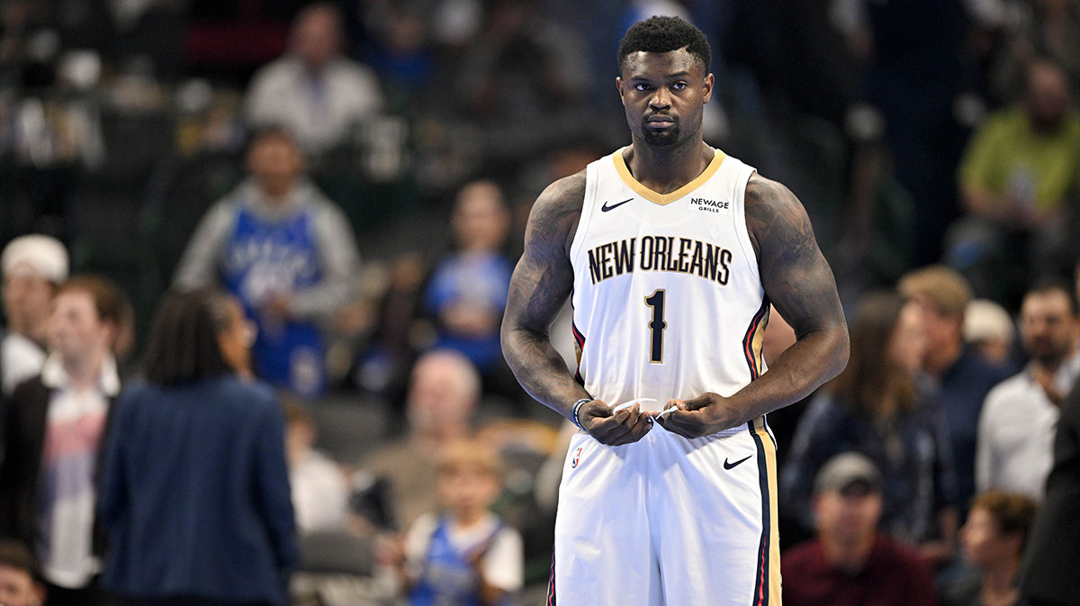 New Orleans Pelicans forward Zion Williamson (1) prepares to face the Dallas Mavericks at the American Airlines Center. 