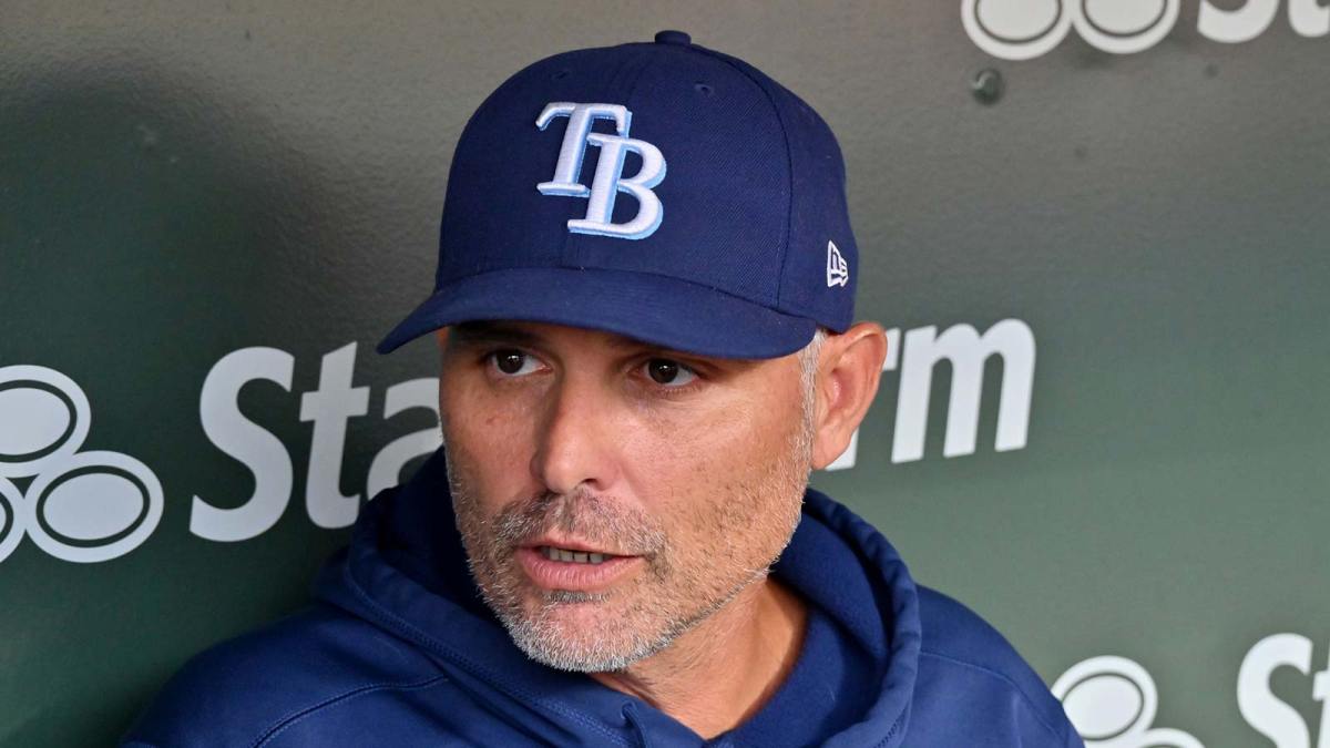Tampa Bay Rays manager Kevin Cash (16) answers questions from the media prior to a game against the Chicago Cubs at Wrigley Field.