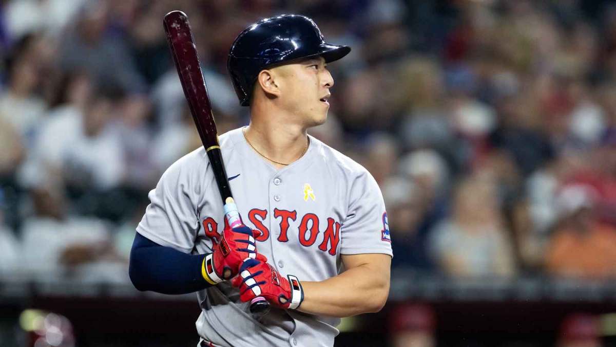 Boston Red Sox outfielder Rob Refsnyder against the Arizona Diamondbacks at Chase Field.