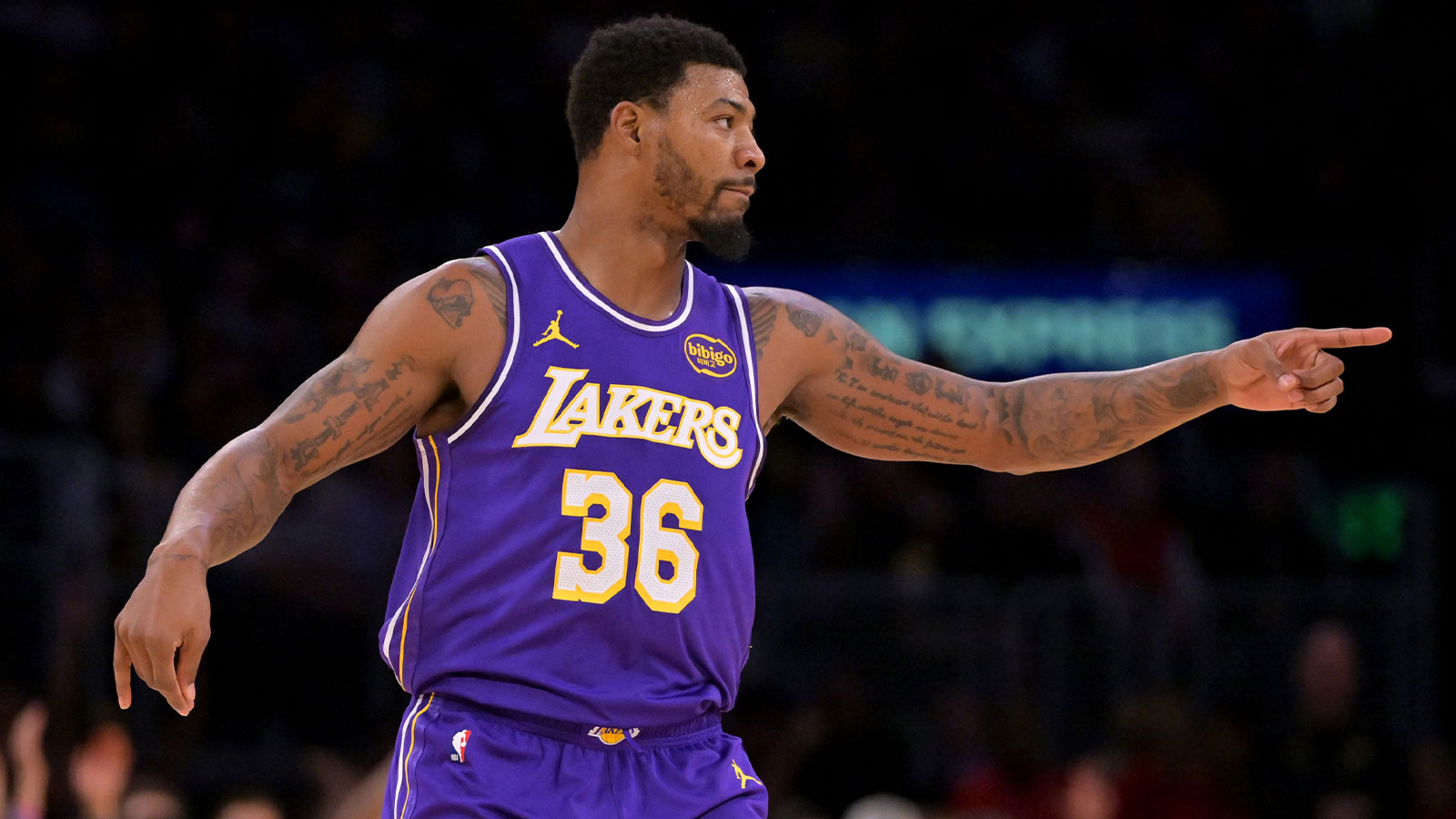 Lakers’ Marcus Smart returns to Rockets game after injury scare