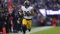 Pittsburgh Steelers running back Jaylen Warren (30) runs with the ball for a touchdown against the Baltimore Ravens during the second half at M&T Bank Stadium.