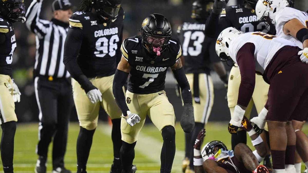 Colorado Buffaloes defensive back Tawfiq Byard (7) reacts in the first quarter against the Arizona State Sun Devils at Folsom Field.