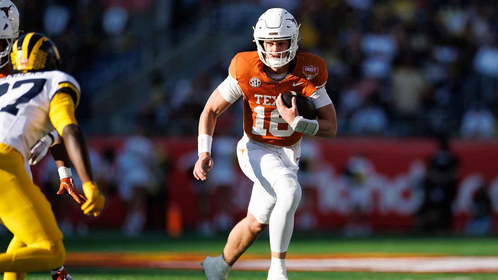 Texas football’s Arch Manning rips off insane 60-yard rushing TD in Citrus Bowl vs. Michigan