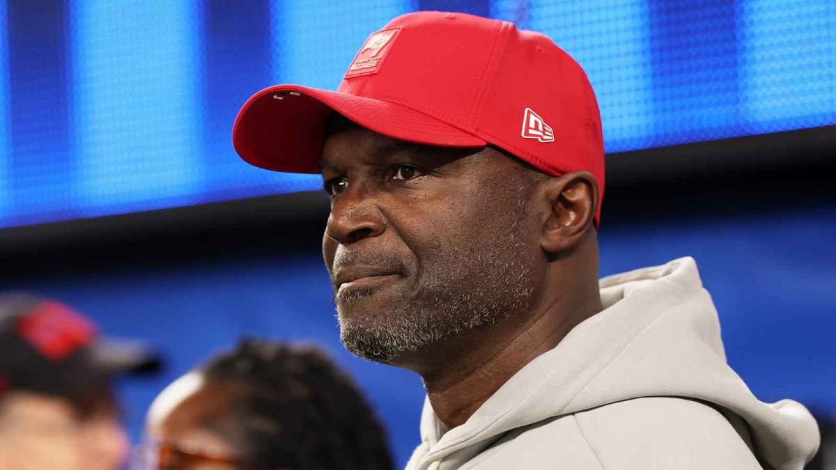 Tampa Bay Buccaneers head coach and defensive coordinator Todd Bowles looks on before the game against the Los Angeles Rams at SoFi Stadium. Mandatory Credit: Kiyoshi Mio-Imagn Images