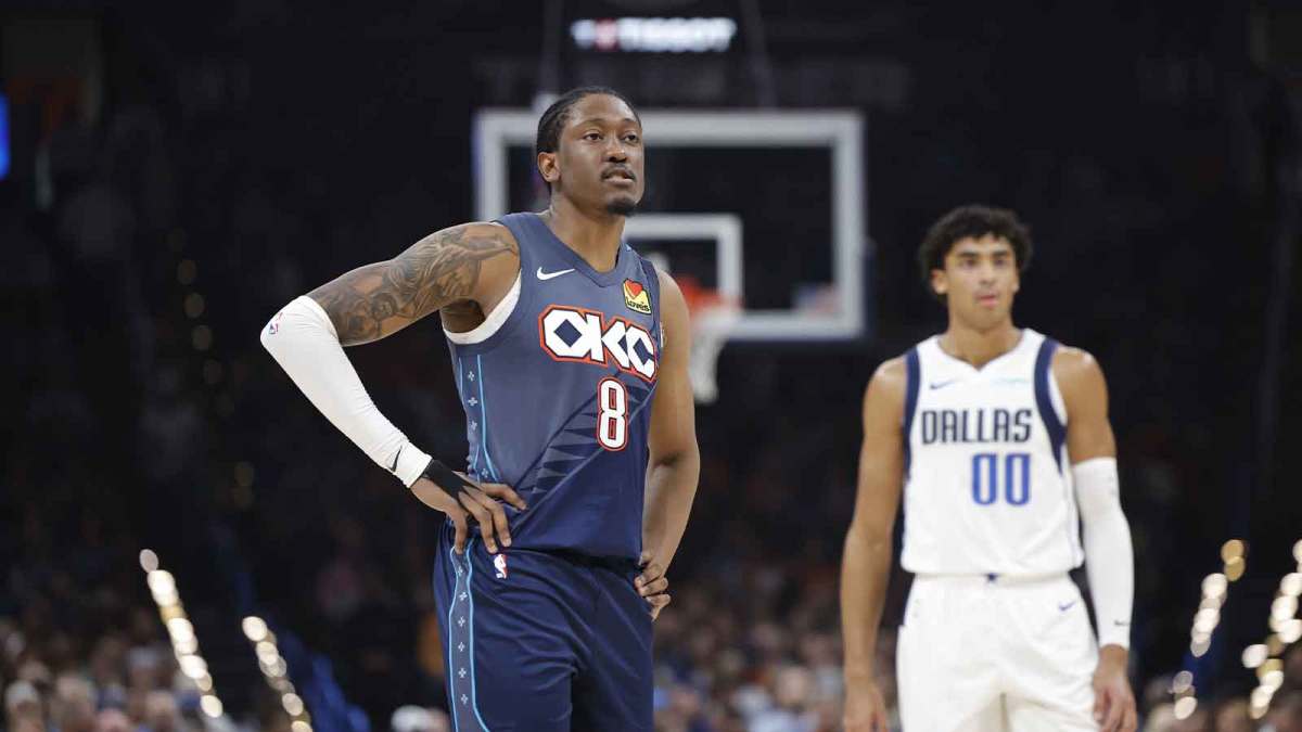 Thunder guard Jalen Williams (8) stands during Dallas Mavericks free throw shots during the second quarter at Paycom Center