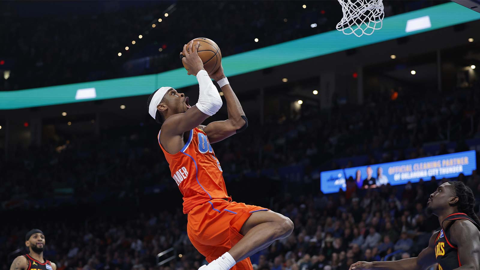 Thunder guard Shai Gilgeous-Alexander (2) goes to the basket against the Atlanta Hawks during the second half at Paycom Center
