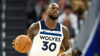 Minnesota Timberwolves forward Julius Randle (30) brings the ball upcourt against the Golden State Warriors during the third quarter at Chase Center.