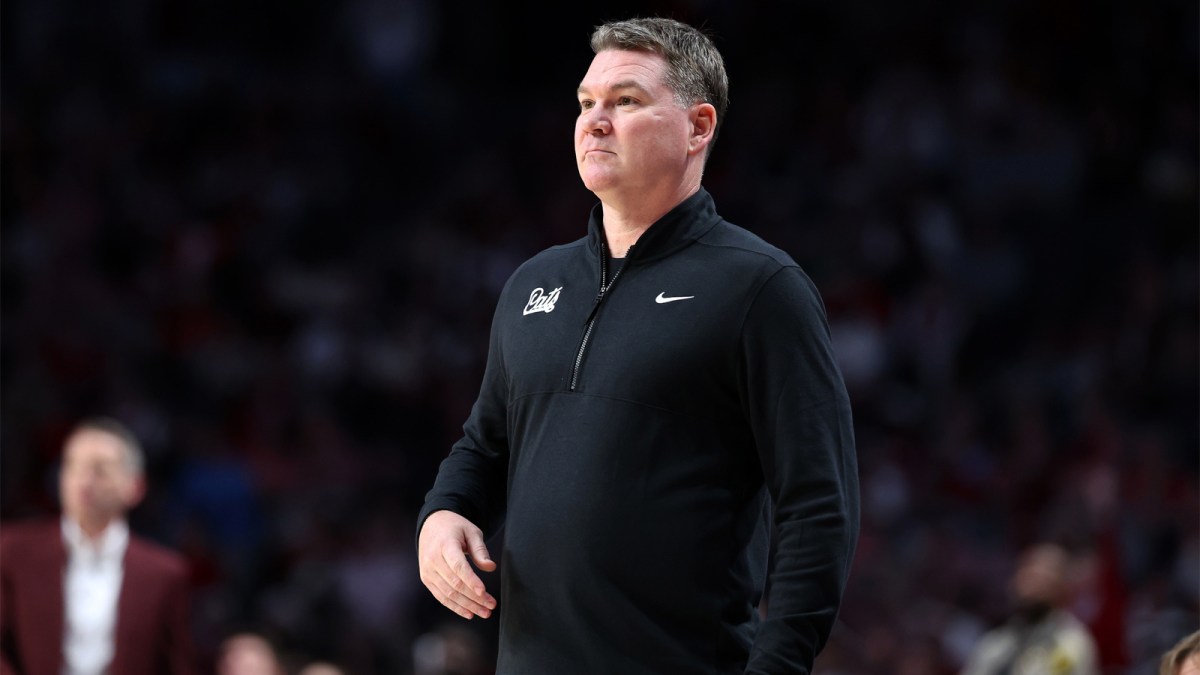 Arizona Wildcats head coach Tommy Lloyd reacts during the first half against the Alabama Crimson Tide at Legacy Arena at BJCC.