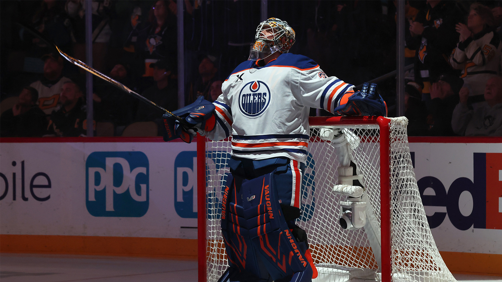 Oilers’ goaltender Tristan Jarry gets murky injury update after leaving Bruins game
