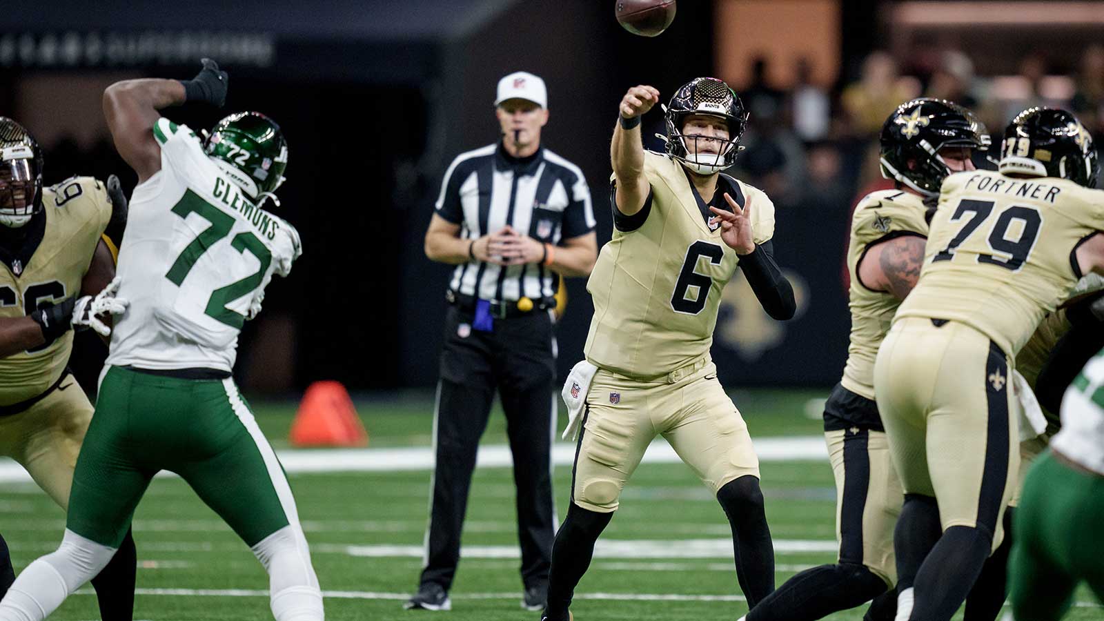 New Orleans Saints quarterback Tyler Shough (6) throws against the New York Jets during the third quarter at Caesars Superdome. 