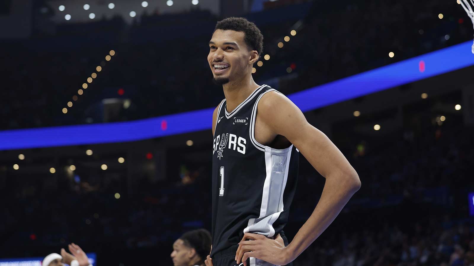 No one can stop Victor Wembanyama on extending dunk vs. Jazz