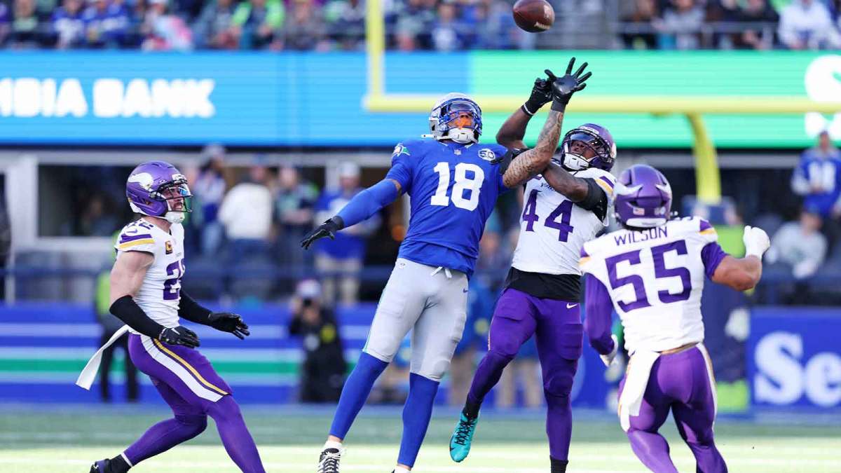 Minnesota Vikings safety Joshua Metellus (44) blocks a pass intended for Seattle Seahawks tight end Elijah Arroyo (18) during the second half at Lumen Field.