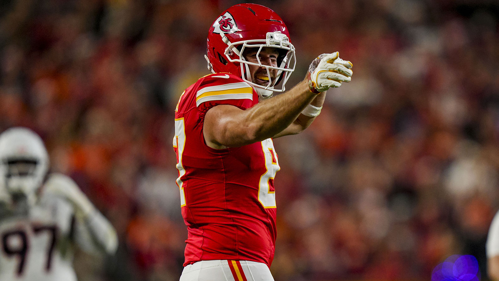 Watch Chiefs’ Travis Kelce soak in possible final Arrowhead entrance
