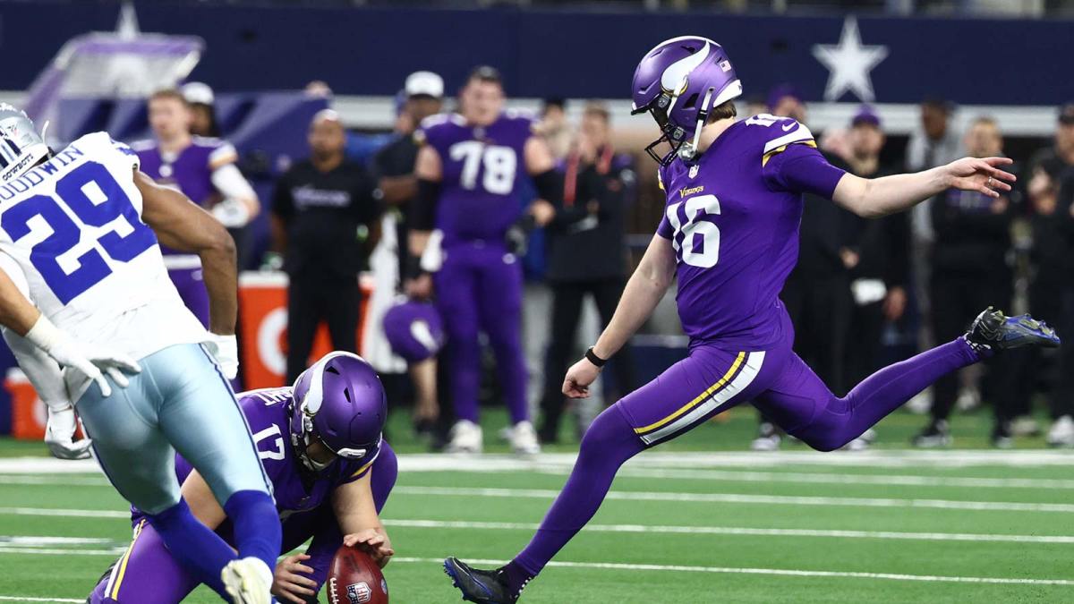 Minnesota Vikings place kicker Will Reichard (16) kicks a field goal during the second half against the Dallas Cowboys at AT&T Stadium.
