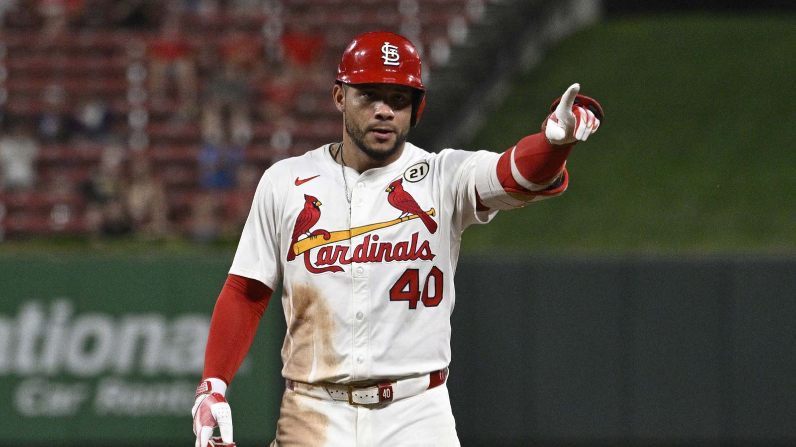 St. Louis Cardinals first baseman Willson Contreras (40) celebrates after hitting a RBI single against the Cincinnati Reds in the sixth inning at Busch Stadium