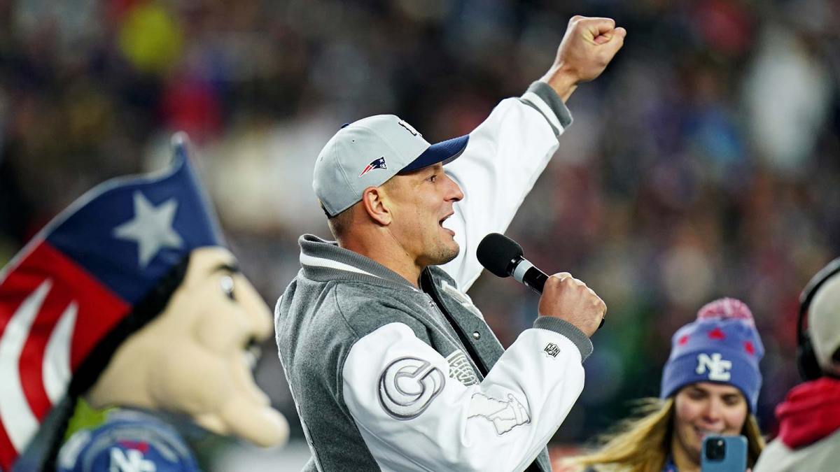 Rob Gronkowski celebrates after the game against the New York Jets at Gillette Stadium.