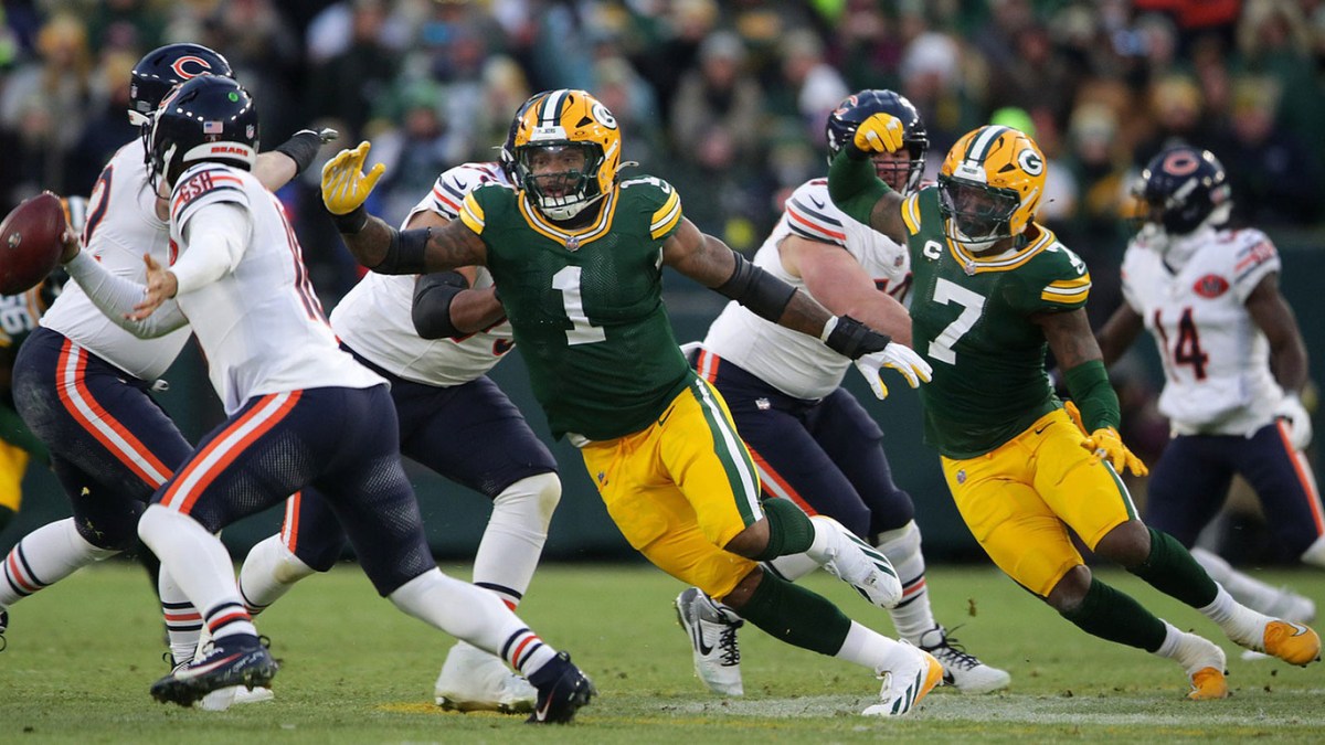 Green Bay Packers defensive end Micah Parsons (1) and linebacker Quay Walker (7) pressure Chicago Bears cornerback Jaylon Johnson (1) on Sunday, December 7, 2025, at Lambeau Field in Green Bay, Wis. The Packers defeated the Bears 28-21. Wm. Glasheen USA TODAY NETWORK-Wisconsin