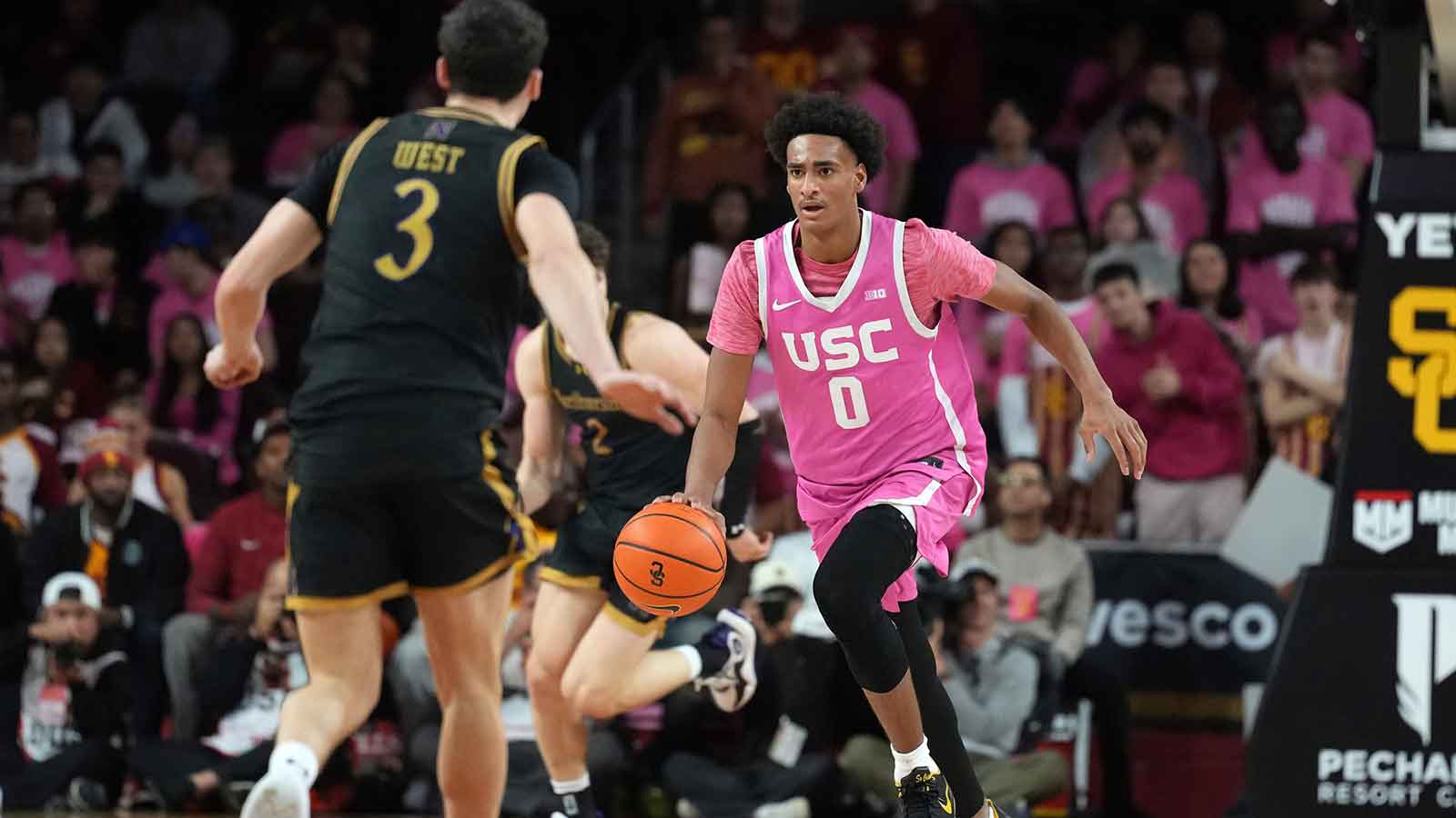 USC’s Alijah Arenas makes first appearance for Trojans, stuns crowd