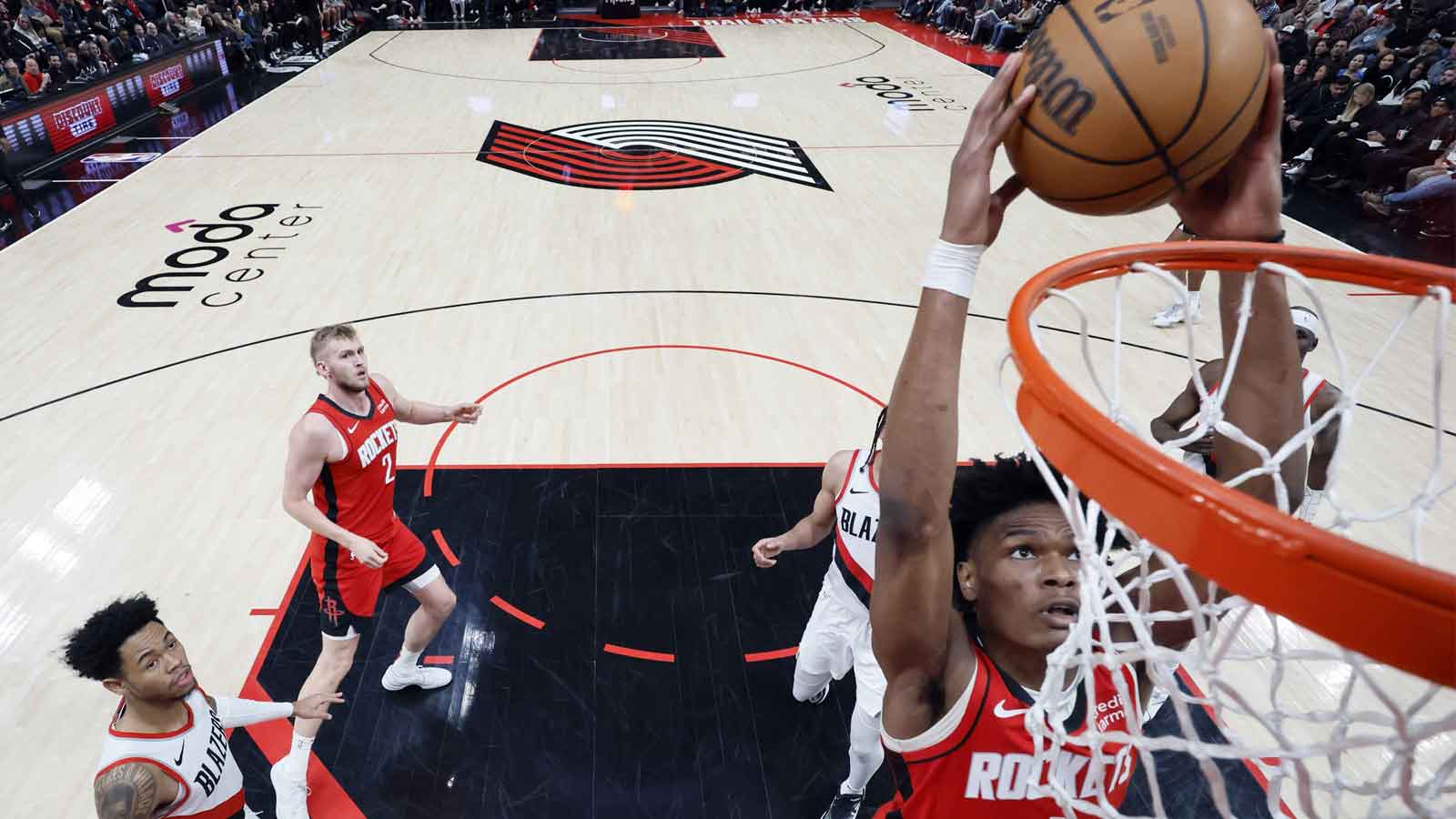 Rockets’ Amen Thompson makes wild trick shot for and-1 bucket vs. Blazers