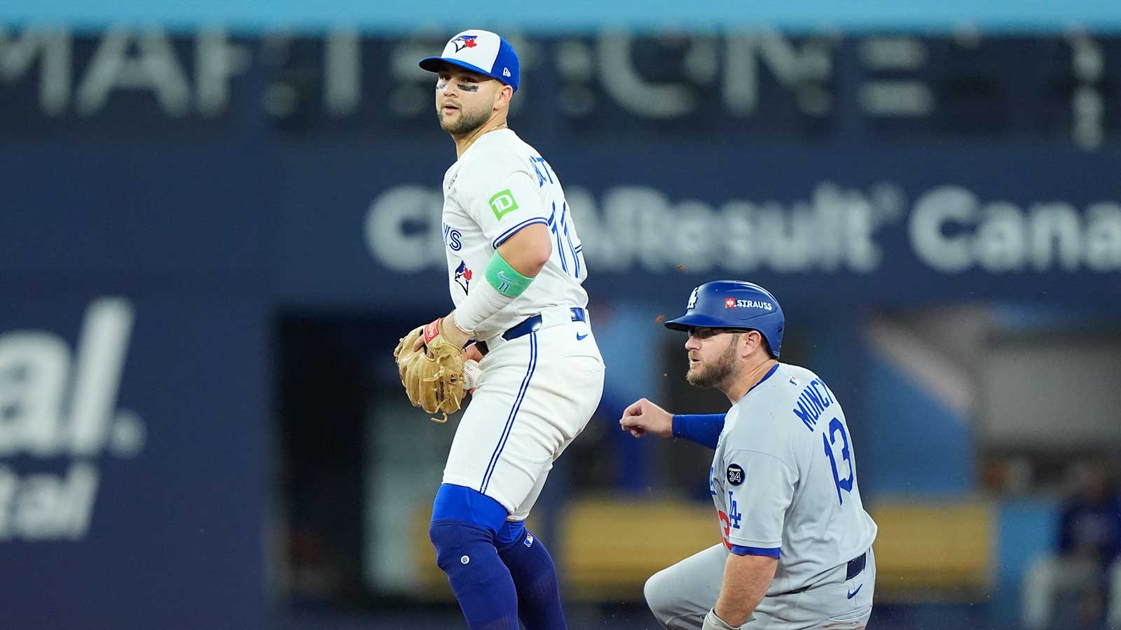 Should Red Sox pursue Bo Bichette instead of Alex Bregman?