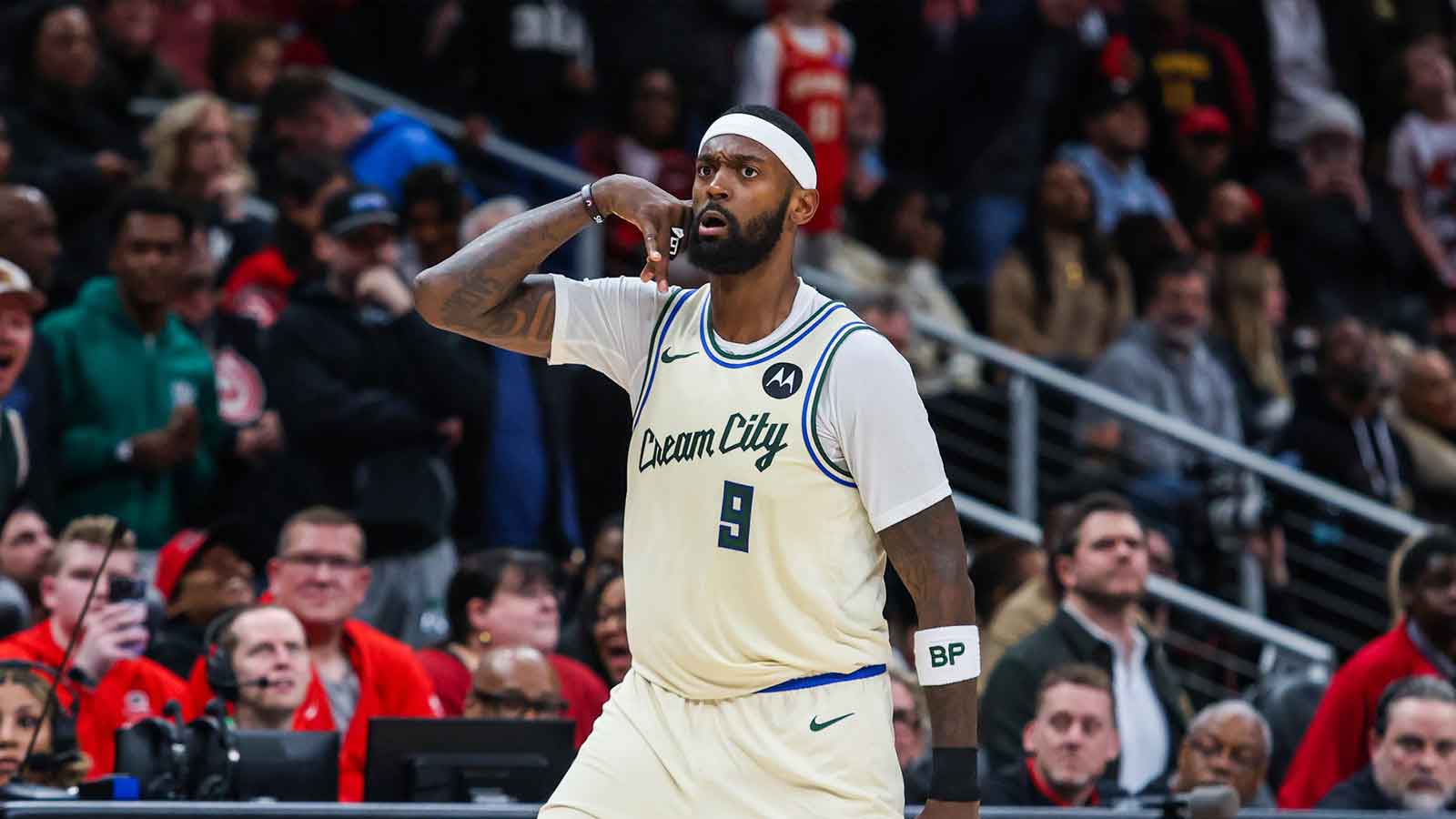 Bobby Portis, Cason Wallace separated after hard foul in Bucks-Thunder leads to altercation