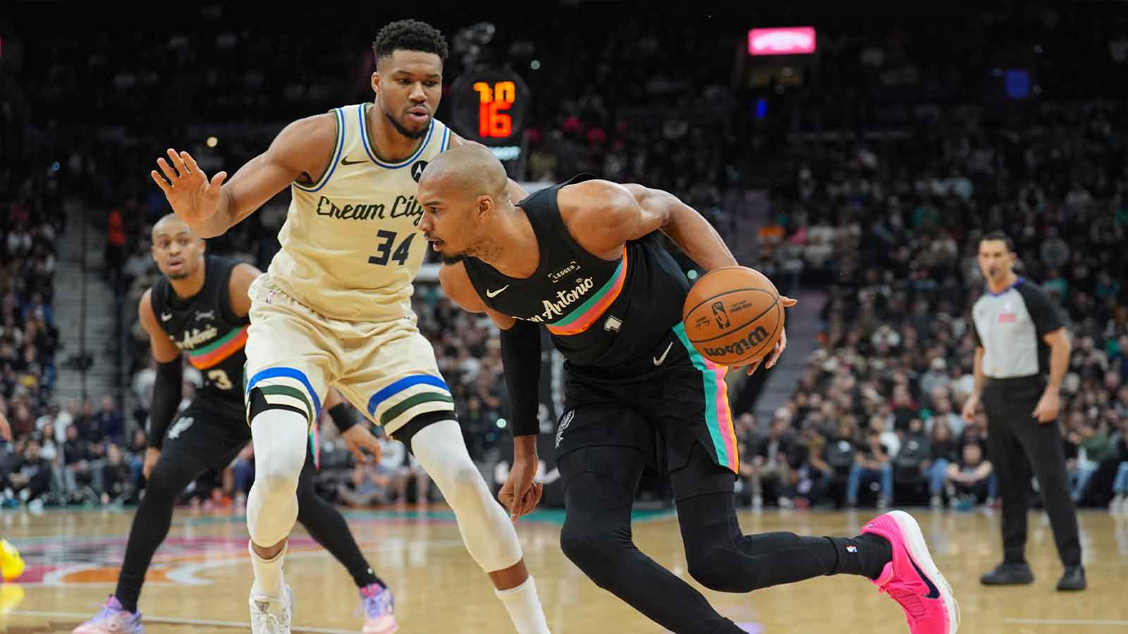 Bucks rumors: Giannis Antetokounmpo trade watch includes intriguing dark horses