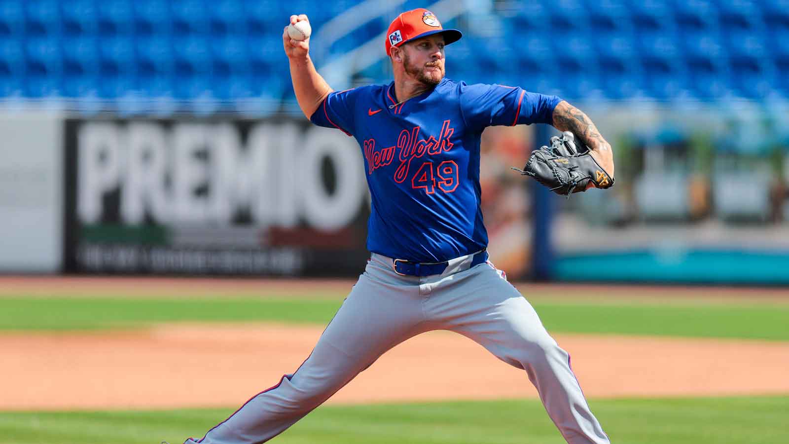 Pirates agree to contract with ex-Mets reliever