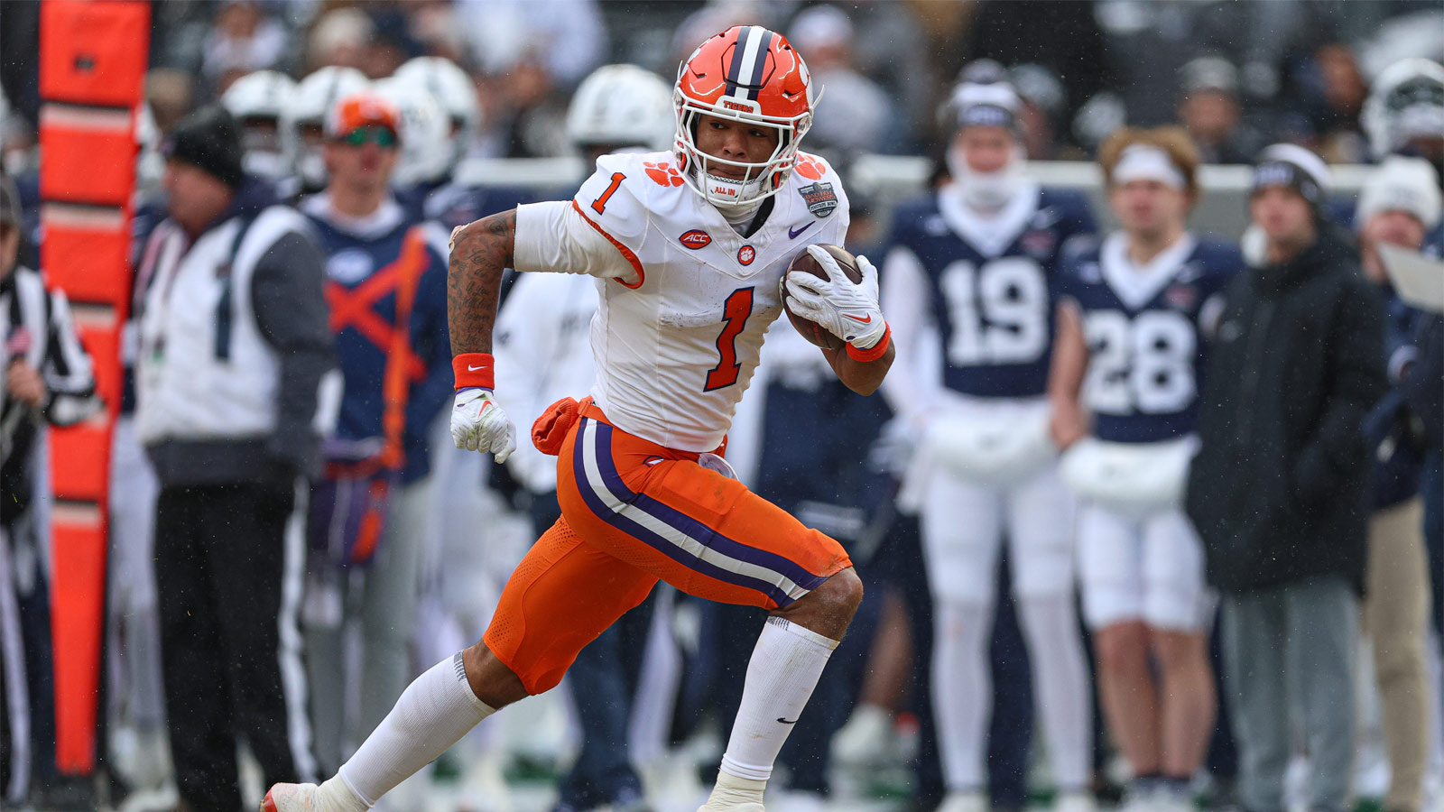 TJ Moore returning to Clemson after stellar sophomore season