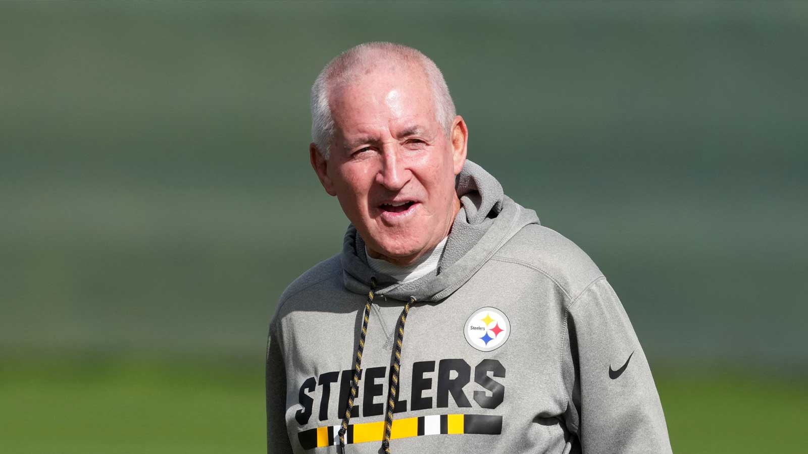 Buccaneers interview viral gum-chewing Steelers coach for special teams role