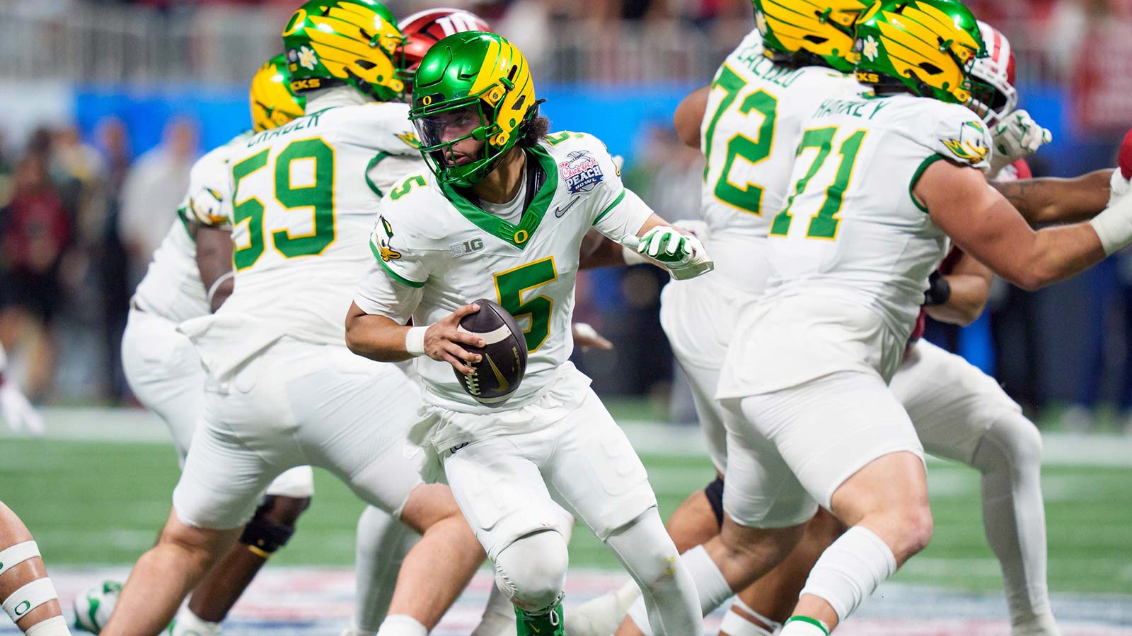 Oregon, Dante Moore lose freshman WR to Cal