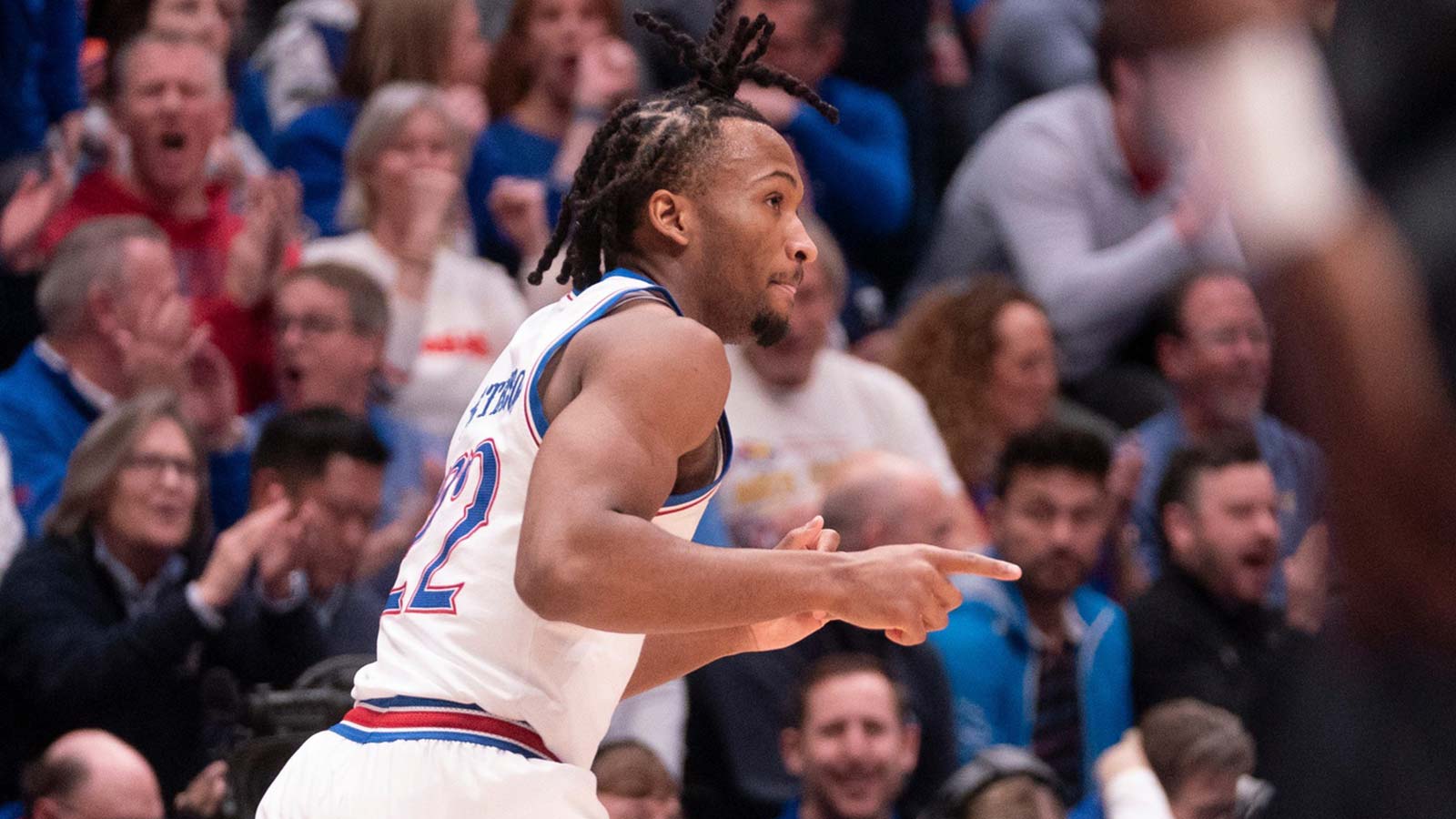 Nasty Darryn Peterson throwdown has Kansas fans going wild