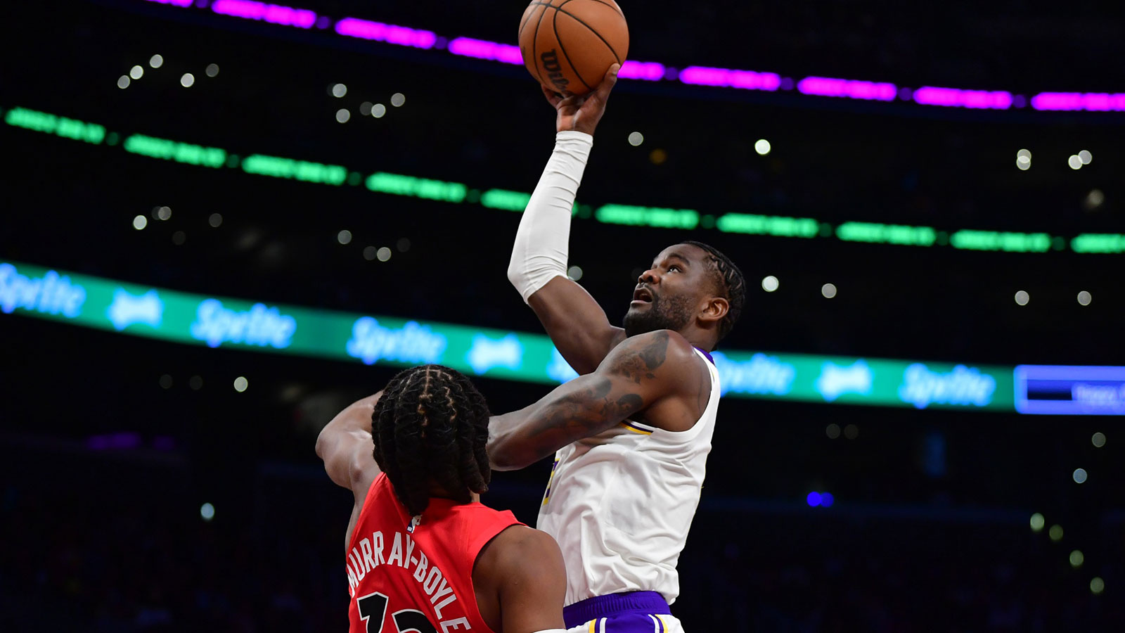 Lakers’ Deandre Ayton grabs attention with perfect night vs. Raptors