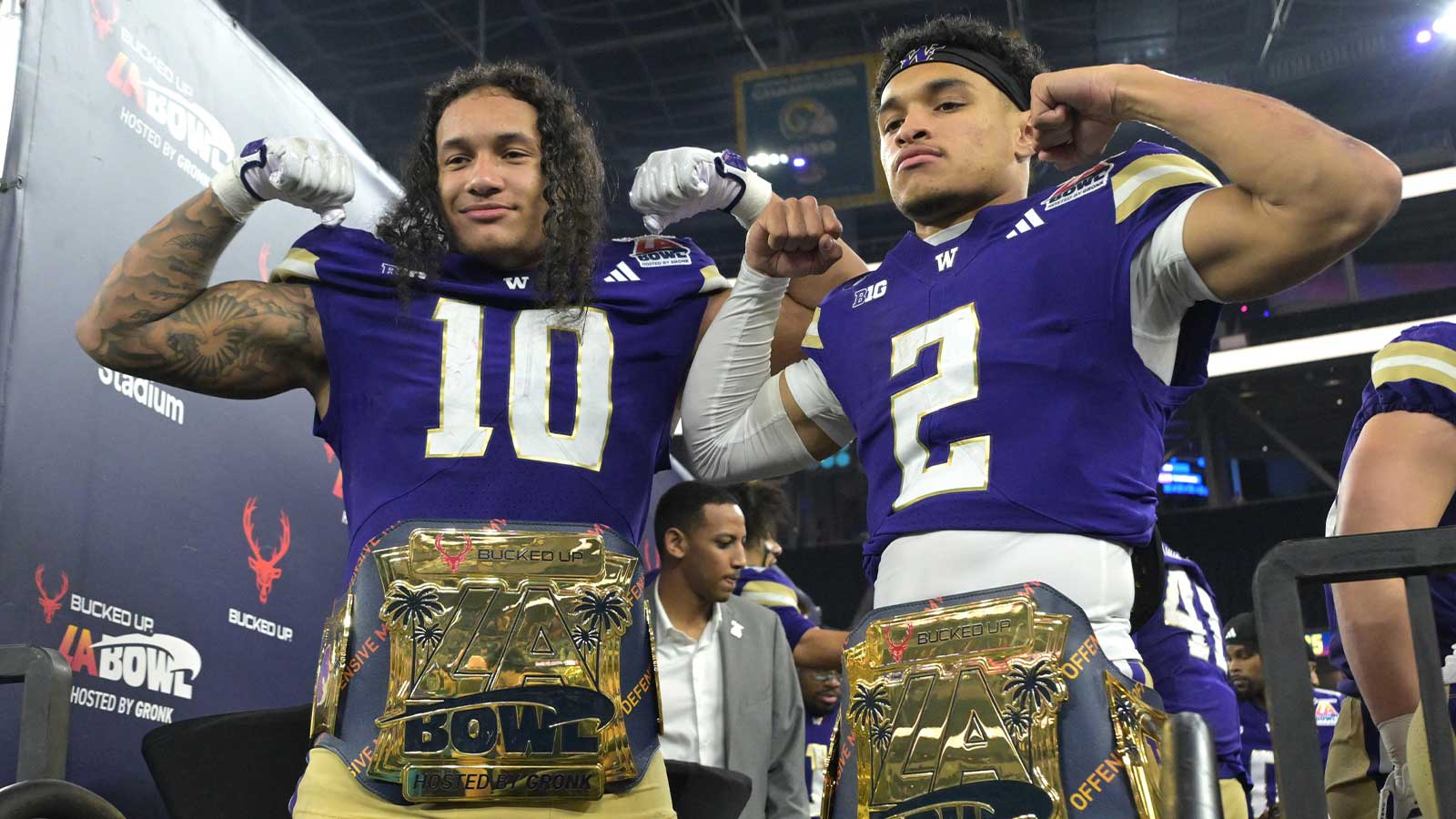 Washington football QB Demond Williams re-signs with Huskies for 2026 season