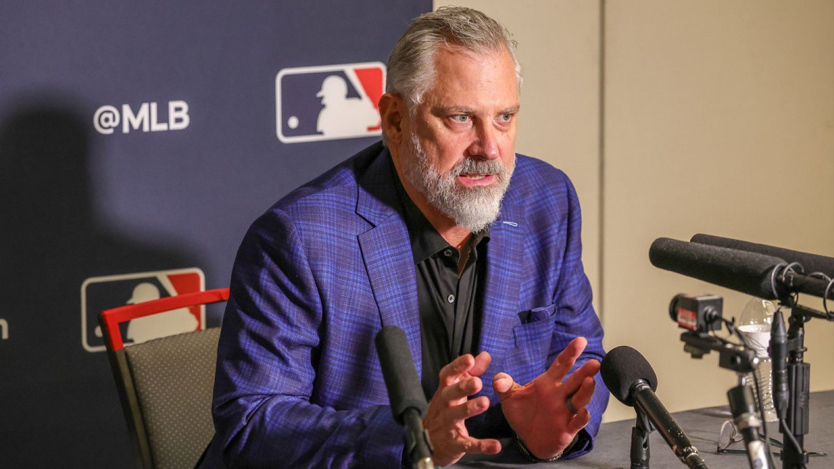 Minnesota Twins manager Derek Shelton speaks with the media during the 2025 MLB Winter Meetings at Signia by Hilton Hotel.