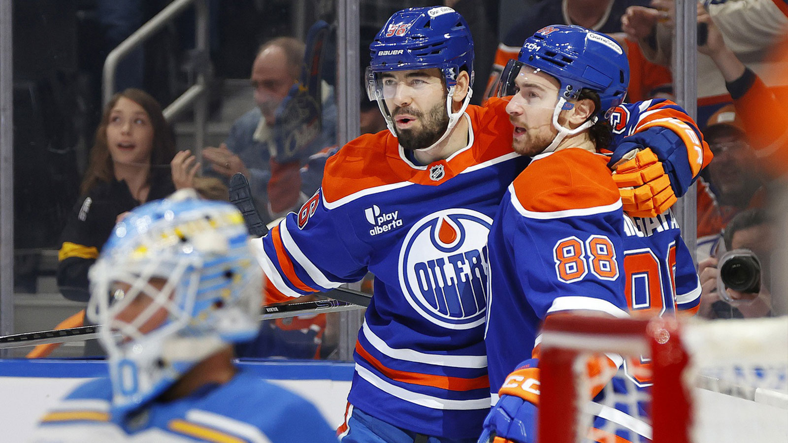 NHL rumors: Pierre LeBrun names 3 Oilers trade fits for ongoing talks