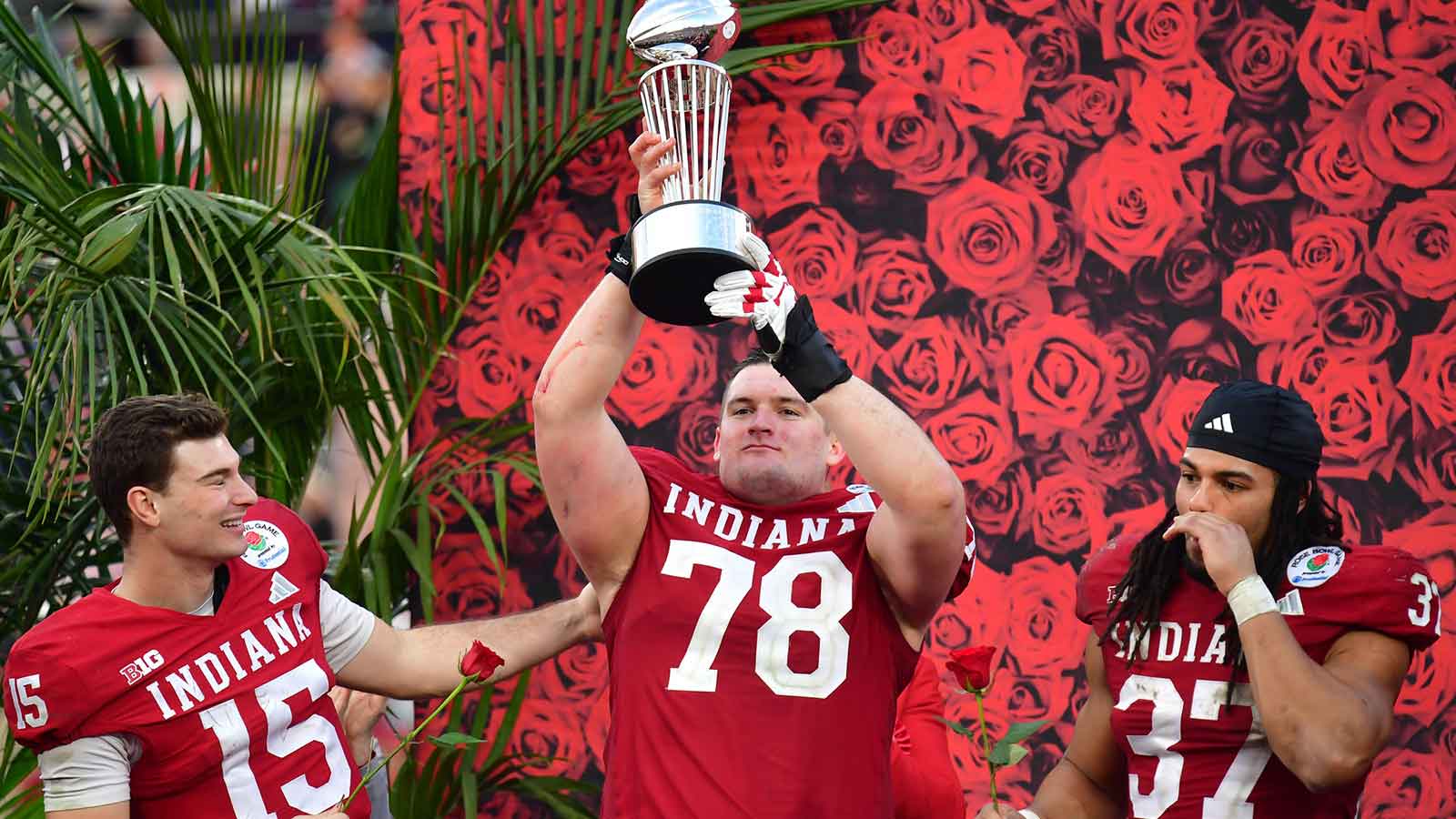 Watch Fernando Mendoza’s epic reaction to Indiana football offensive lineman winning Rose Bowl MVP