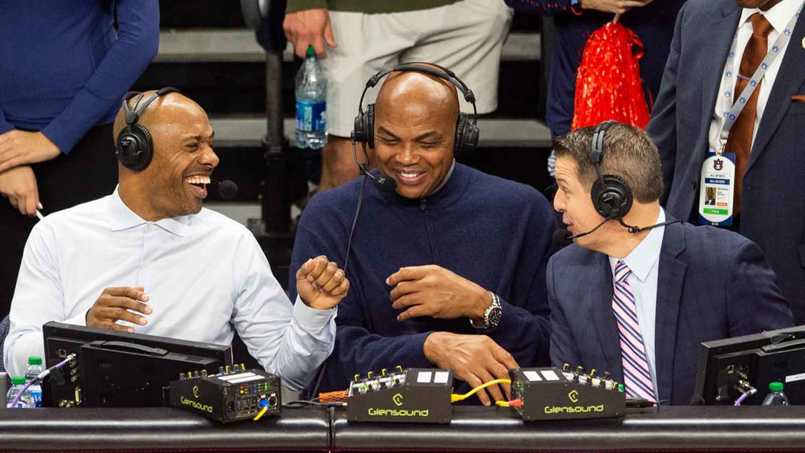 Charles Barkley drops hilarious reaction to fans at Wizards-Hornets game