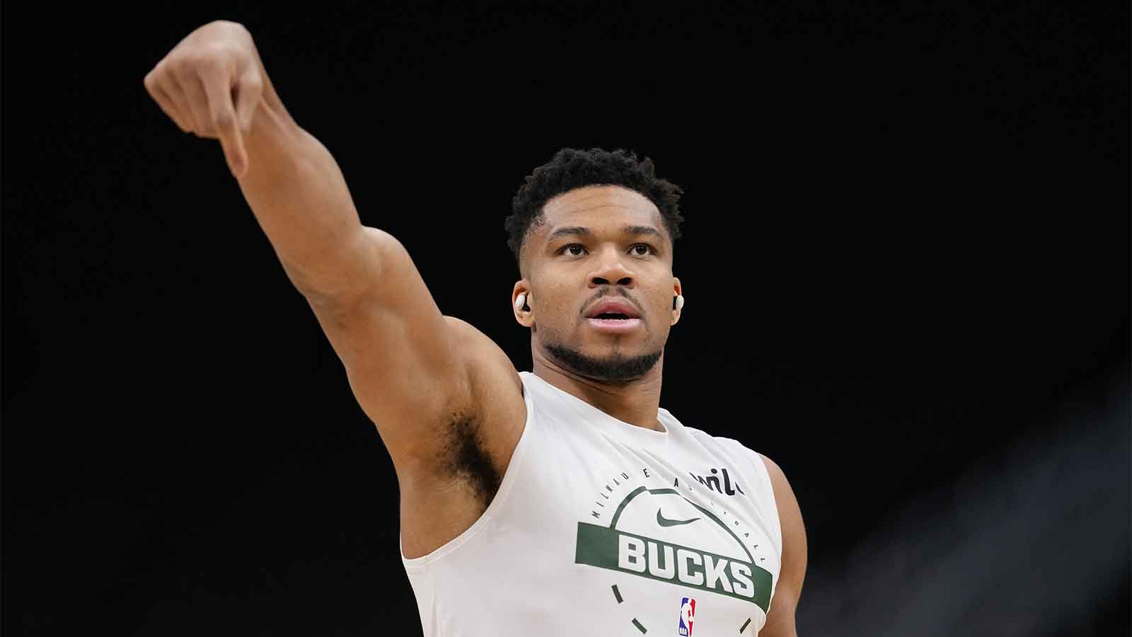 Giannis Antetokounmpo’s unhinged social media post amid trade speculation