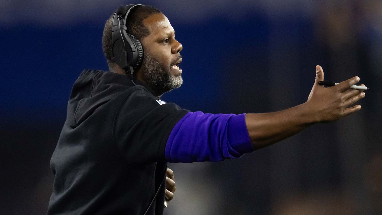 New York Giants request interview with Vikings assistant