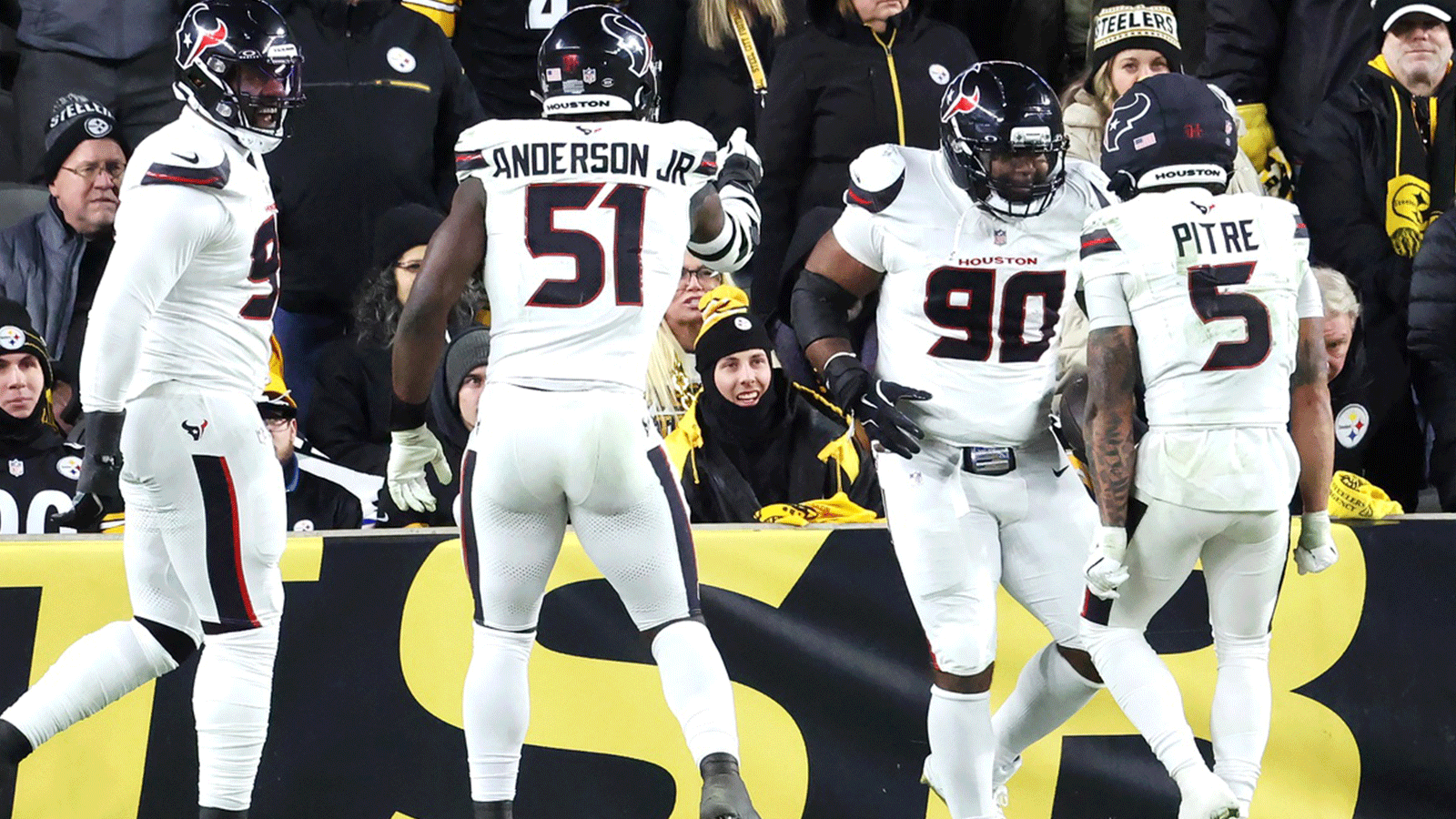 NFL expert compares Texans defense to ’11 velociraptors with machine guns’ before playoff game vs. Patriots