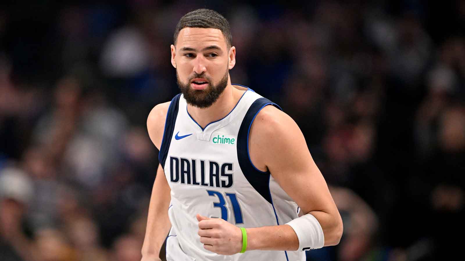 Klay Thompson hits crazy trick shot before Jazz showdown