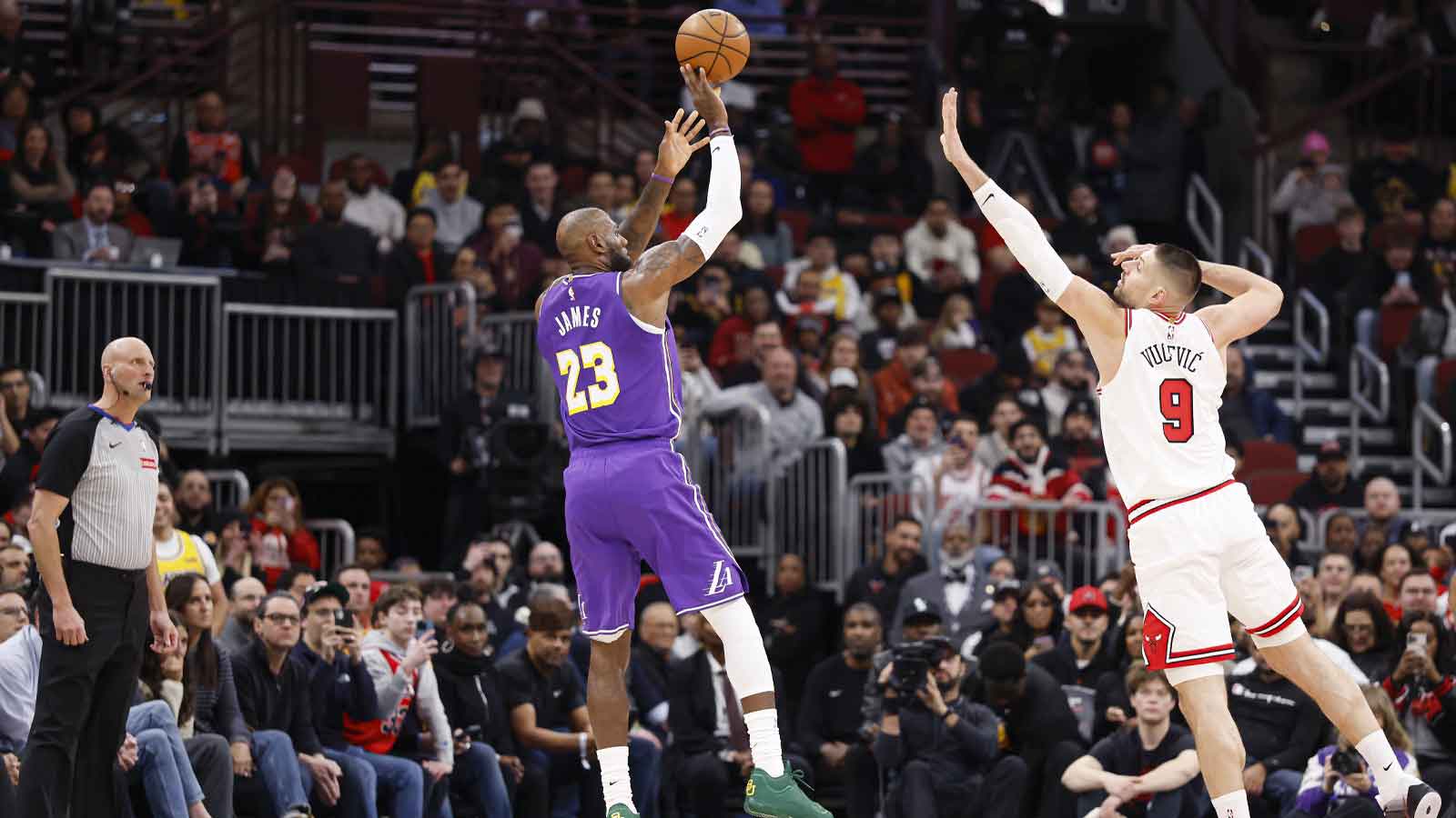 Billy Donovan laments Nikola Vucevic’s usage in loss to Lakers