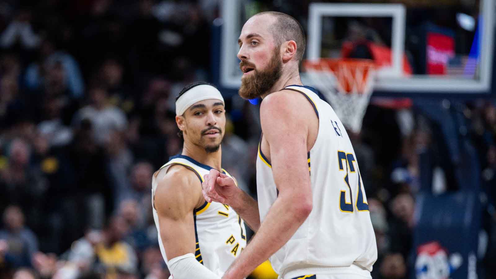 Pacers’ Andrew Nembhard connects with Jay Huff for epic lob vs. Hawks