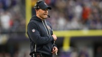 Chicago Bears head coach Ben Johnson stands on the sidelines during the fourth quarter against the Minnesota Vikings at U.S. Bank Stadium