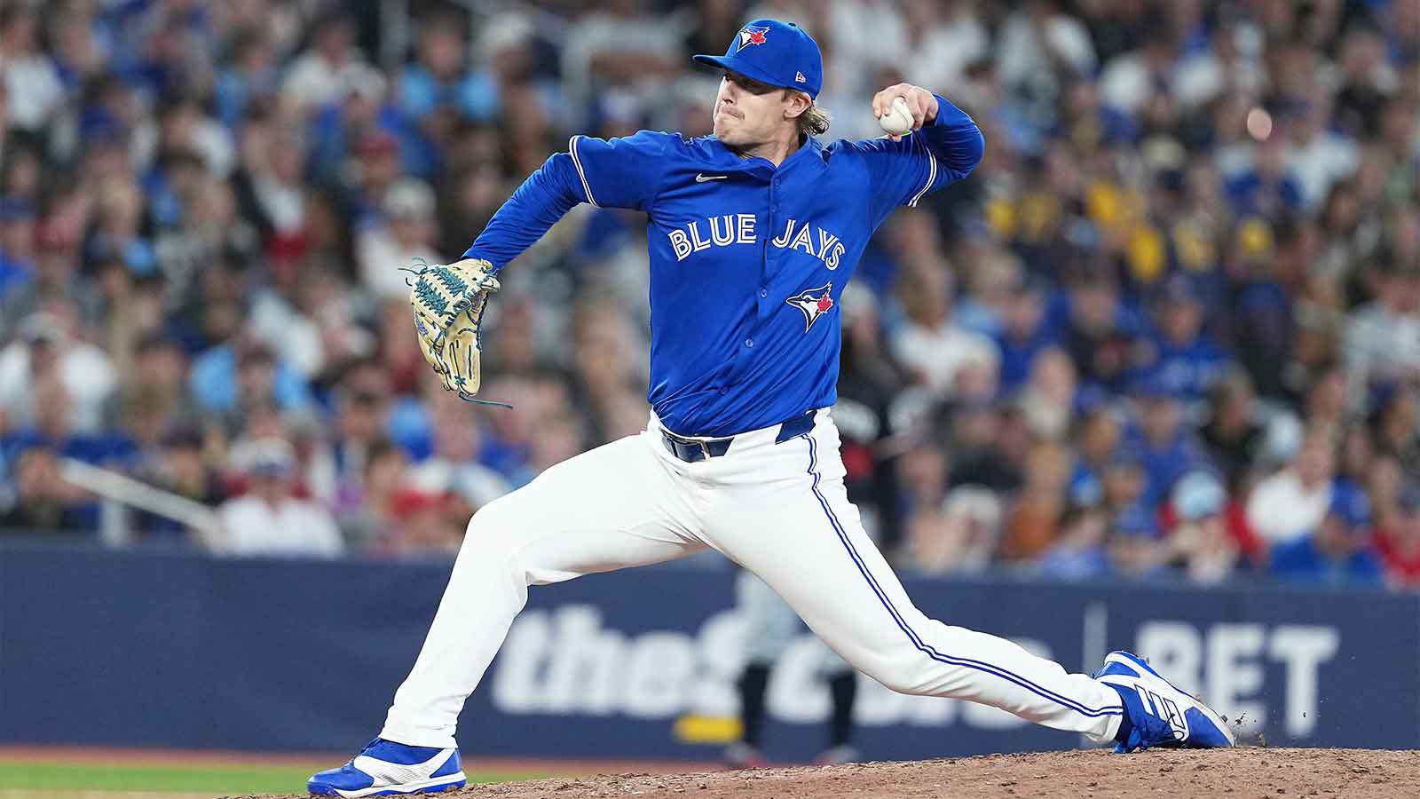 Cardinals swipe pitcher from Guardians in trade