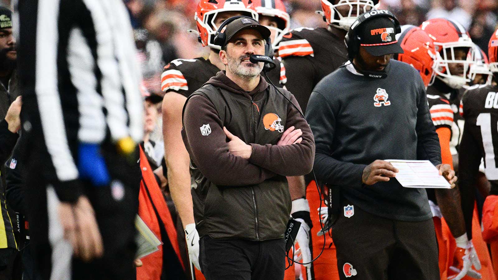 Cleveland Browns head coach Kevin Stefanski looks on in the fourth quarter against the Pittsburgh Steelers at Huntington Bank Field. 