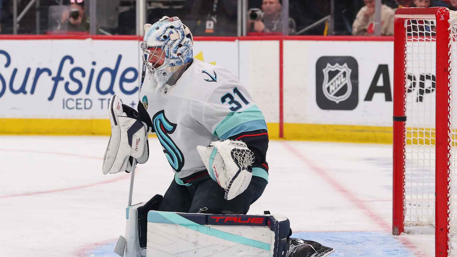 Kraken’s Philipp Grubauer nearly sparks brawl after shoving Devils’ Dougie Hamilton